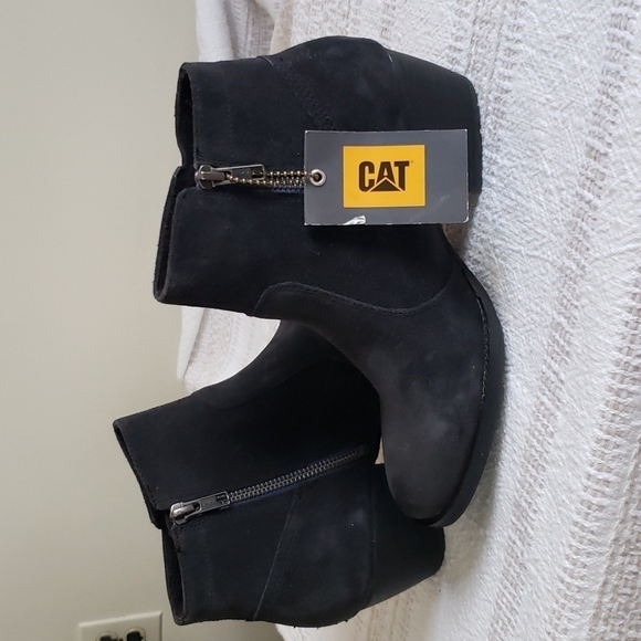 Caterpillar CAT dark gray heeled ankle booties almond toe zipper women size 7. - Picture 5 of 7